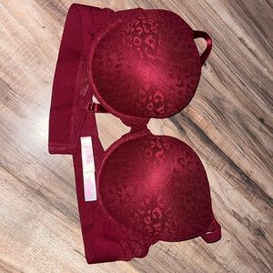 40B Victorias Secret PINK Wear Everywhere PushUp